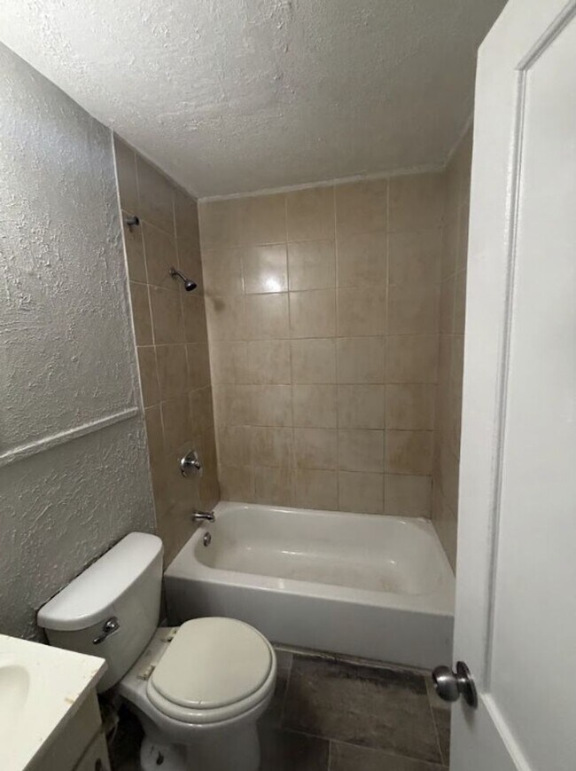 Building Photo - 5408 Como Dr