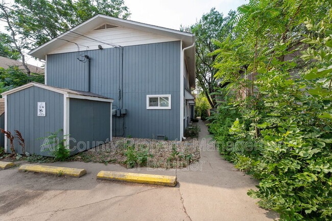Building Photo - 2211 Spruce St