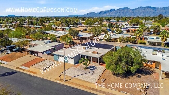 Building Photo - 7461 E Victoria Dr