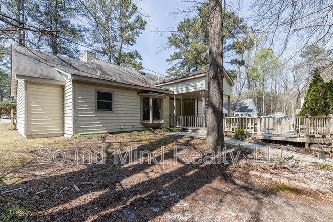 Building Photo - 2145 Tanglewood Rd