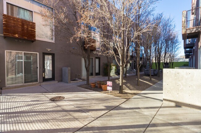 Building Photo - 877 Silver Ave SW