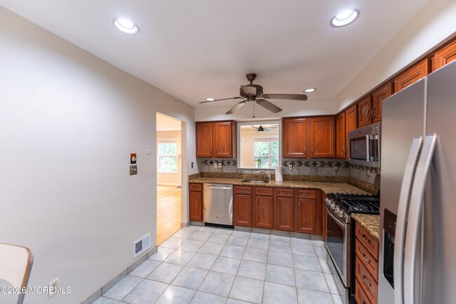 Building Photo - 314 Towne Dr