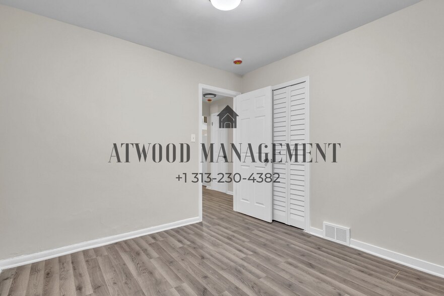 Building Photo - This beautifully updated 3-bedroom, 1-bath single-family home is ready for move-in!