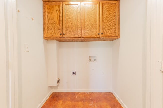 Building Photo - 1041 Gary Dr