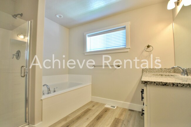 Building Photo - 2053 N 380 E