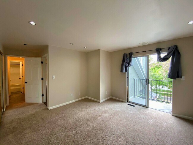 Building Photo - 6701 S Ivy Way