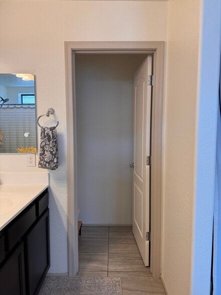 Building Photo - 125 N Sunvalley Blvd