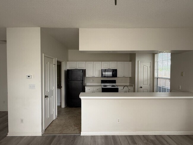 Building Photo - Condo Townhouse in Castleton Camden Village