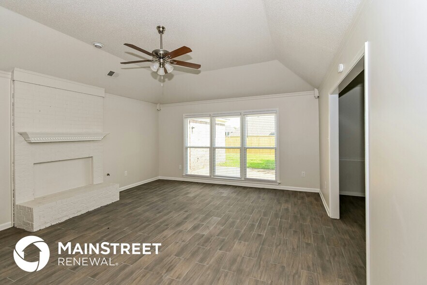 Building Photo - 7360 Red River Cove