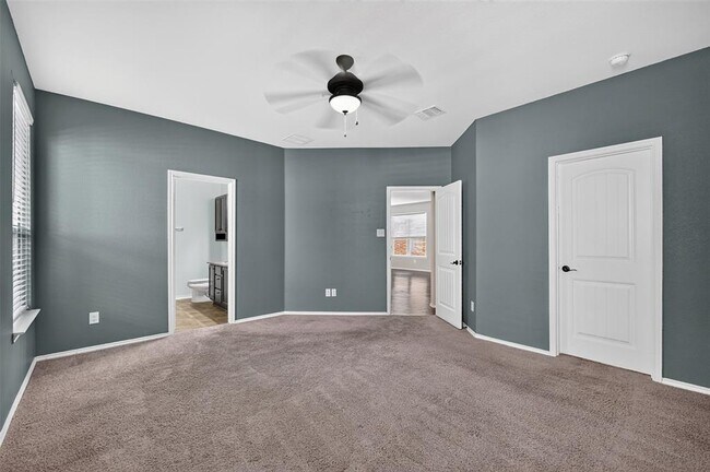 Building Photo - 1049 Clove Hitch Dr