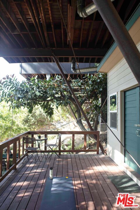 Building Photo - 1112 Montecito Dr