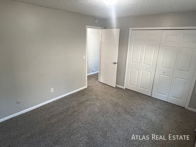 Building Photo - 415 St Vrain Pl