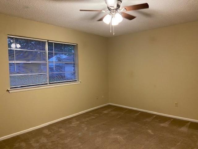 Building Photo - 2240 Shady Meadow Dr