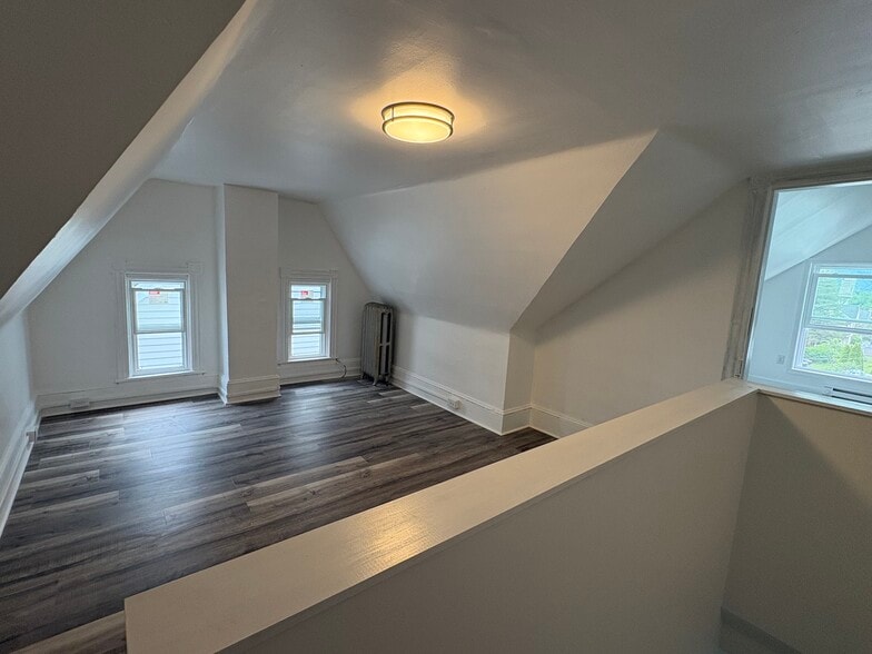 Additional flex space - 334 Cypress St