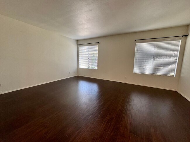 Building Photo - Large and Modern tri-level townhouse in Westwood minutes from Beverly Hills and UCLA