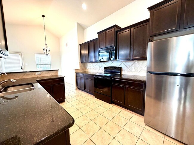 Building Photo - 500 Obsidian Ln