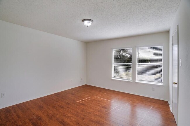 Building Photo - 2602 Stapleford Dr