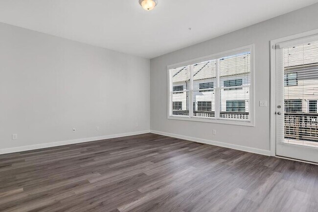 Building Photo - 2761 Bell Dr SE