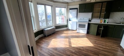 Building Photo - 33 Howard St