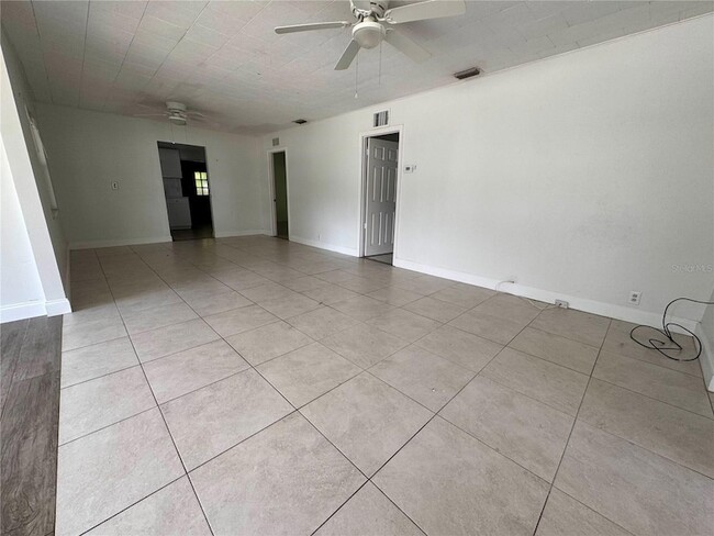 Building Photo - 325 Chesney Blvd