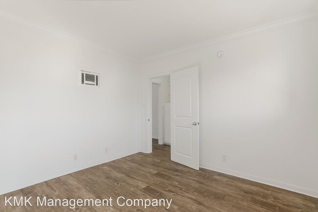 Building Photo - 1 br, 1 bath Apartment - 1617-21 S. Westga...