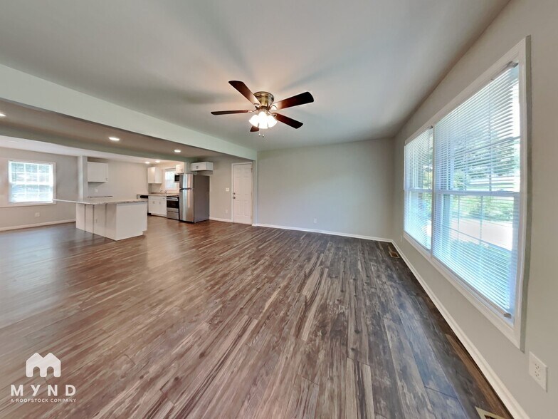 Building Photo - 2901 Newark Dr