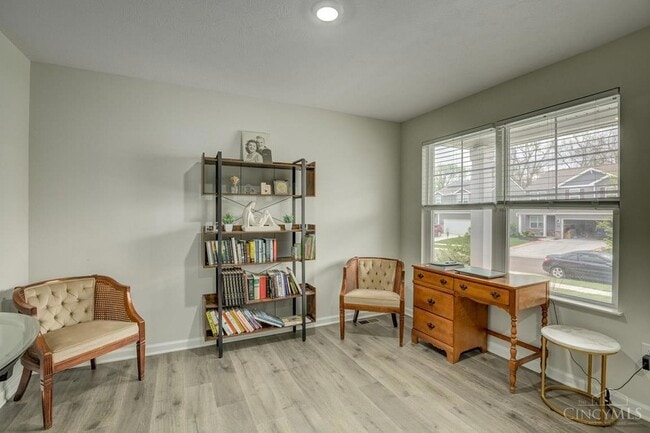 Building Photo - 111 River Hts Dr