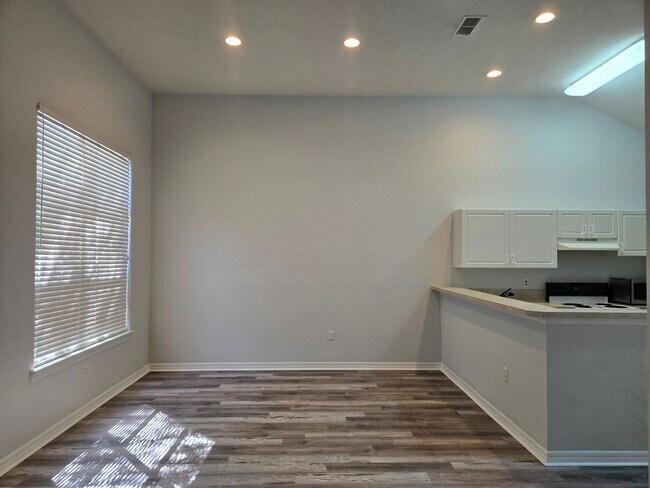 Building Photo - 3 Bedroom/ 2 Bath home at The Greens at West End