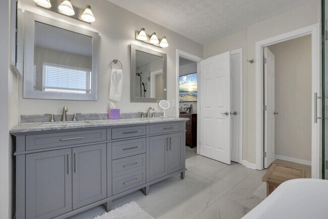 Building Photo - 5920 Triplett Square