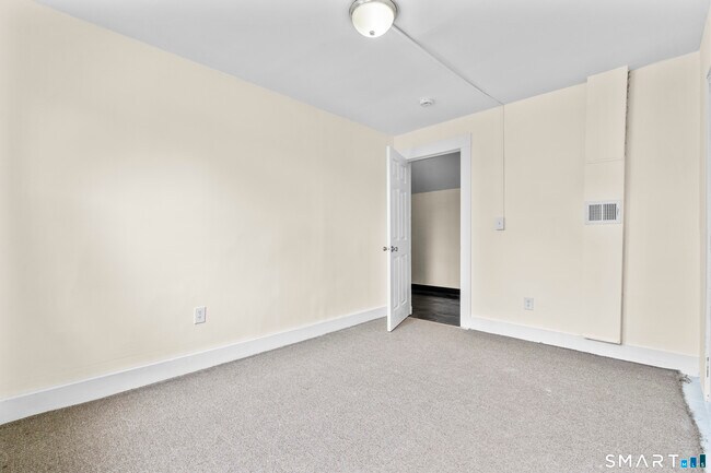 Building Photo - 144 Gilbert Ave