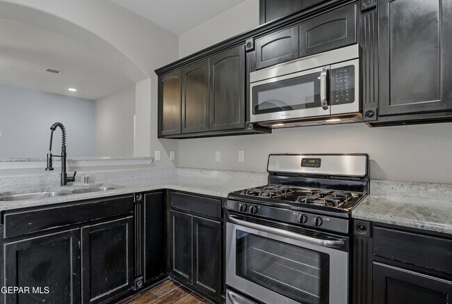 Building Photo - 2508 Eastern Sky St