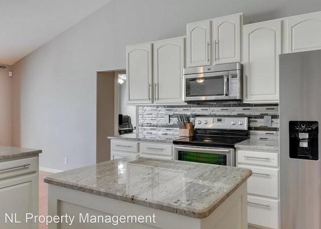 Building Photo - 5 br, 3 bath House - 19617 Poppleton Ave