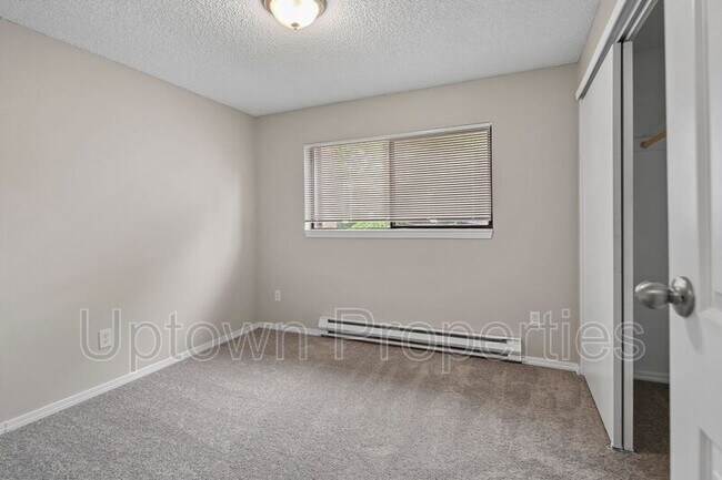 Building Photo - 5660 SW 180th Ave