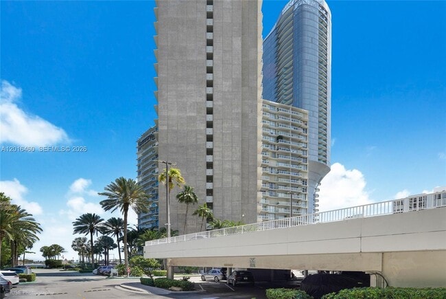 Building Photo - 2451 Brickell Ave