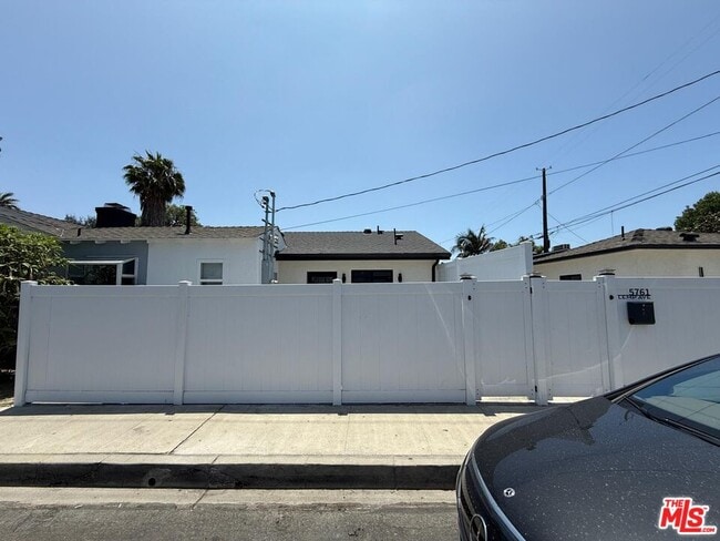 Building Photo - 5759 Lemp Ave