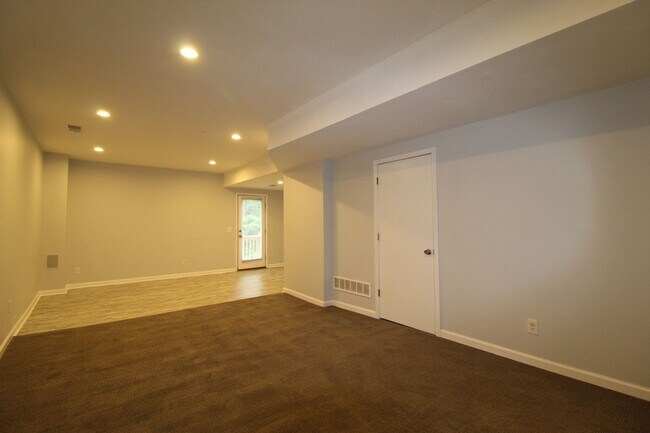 Building Photo - 3 Bedroom 2.5 Bath In Kansas City, Kansas