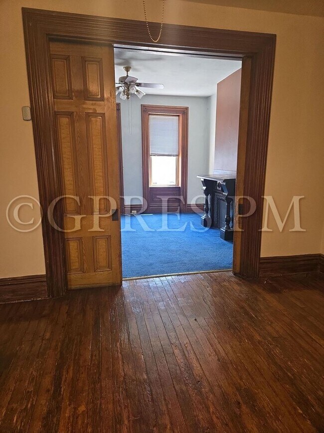 Building Photo - 100 S 13th St