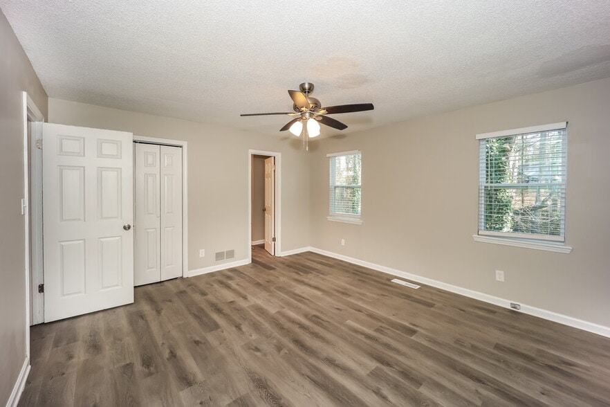 Building Photo - 4110 Cranwood Dr