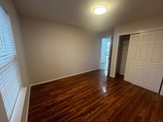 Building Photo - COMING SOON Newly Renovated 3 Bedroom 2 Bedroom Home