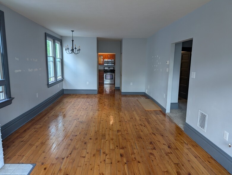Building Photo - 430 Dawson Ave
