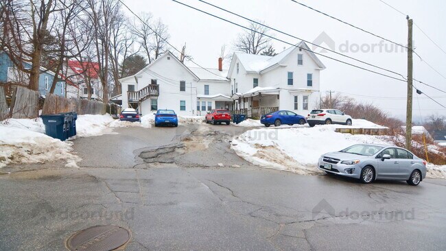 Building Photo - 11 Pleasant St