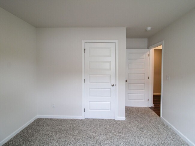Building Photo - 9922 Sequoyah Cv Dr SE