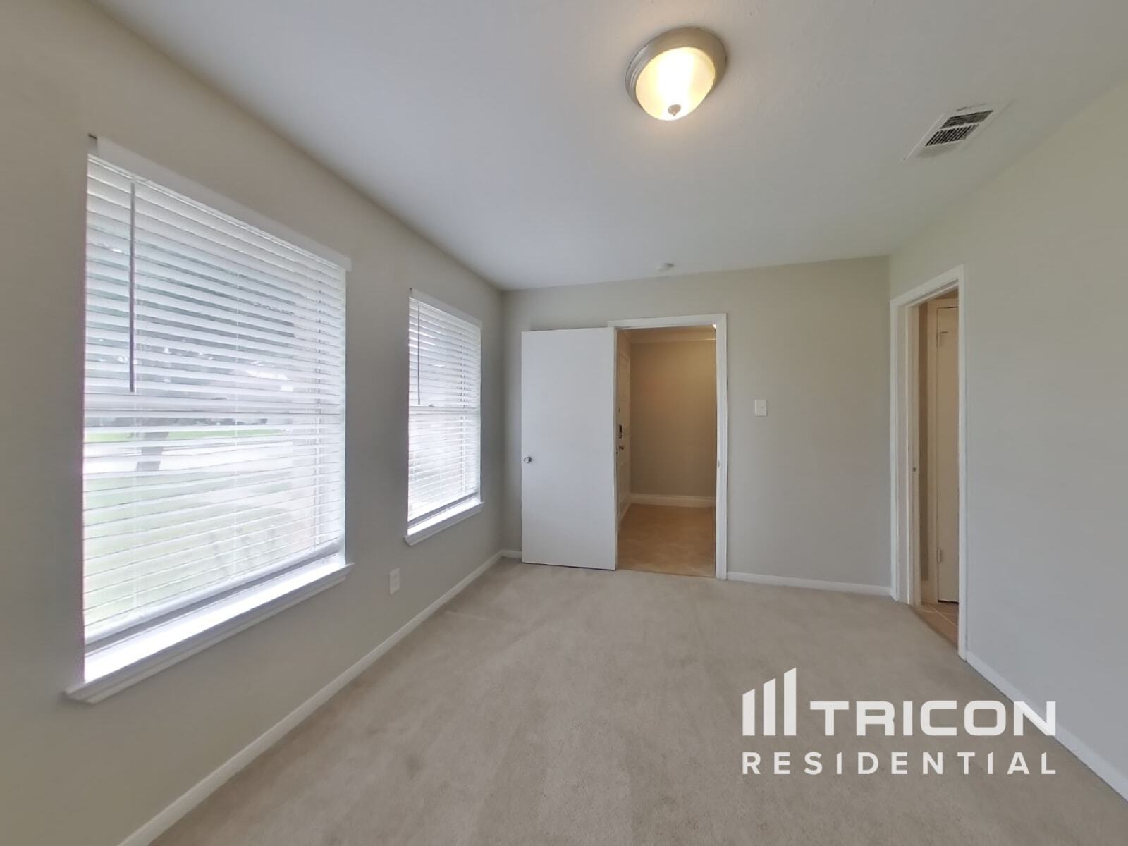 Building Photo - 3551 Windmoor Dr
