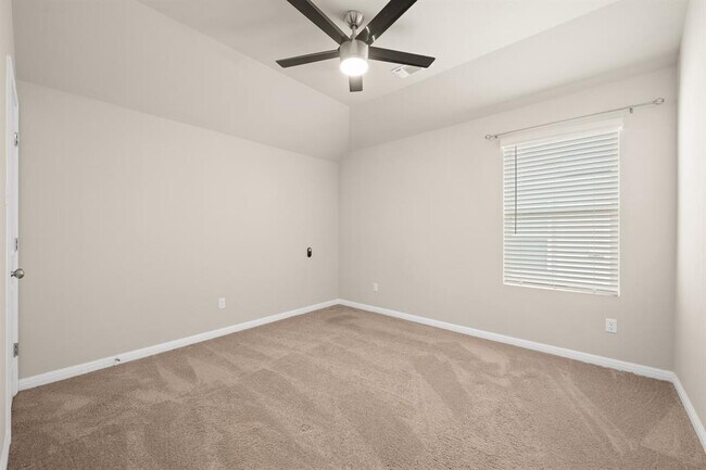 Building Photo - 17708 Zinfandel Dr