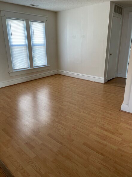 Building Photo - 1312 Park Ave