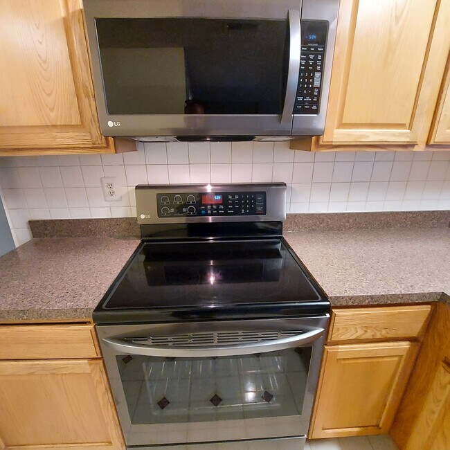 Building Photo - 13419 Demetrias Way