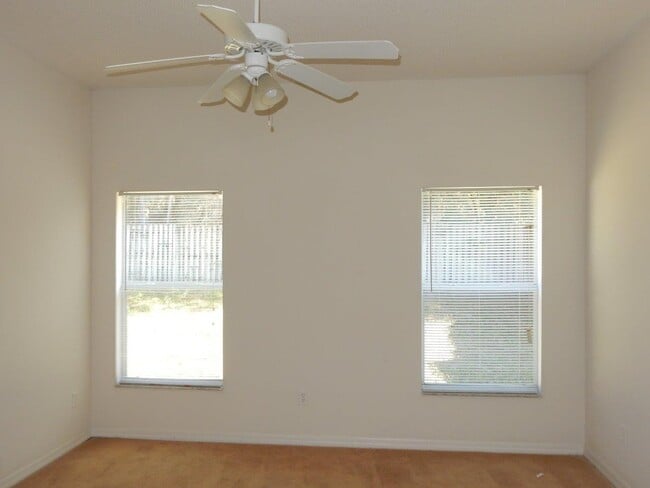 Building Photo - Nice 4/2 Two-Story Home in Seminole County...
