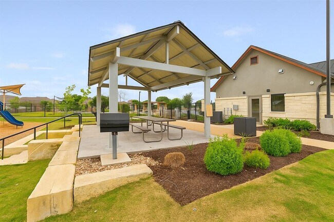 Building Photo - 3013 Louris Ln