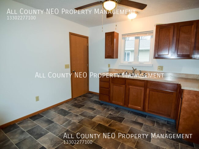 Building Photo - 1319 Sparhawk Ave