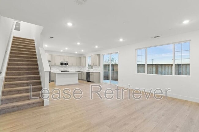 Building Photo - 1909 Ariana Pl